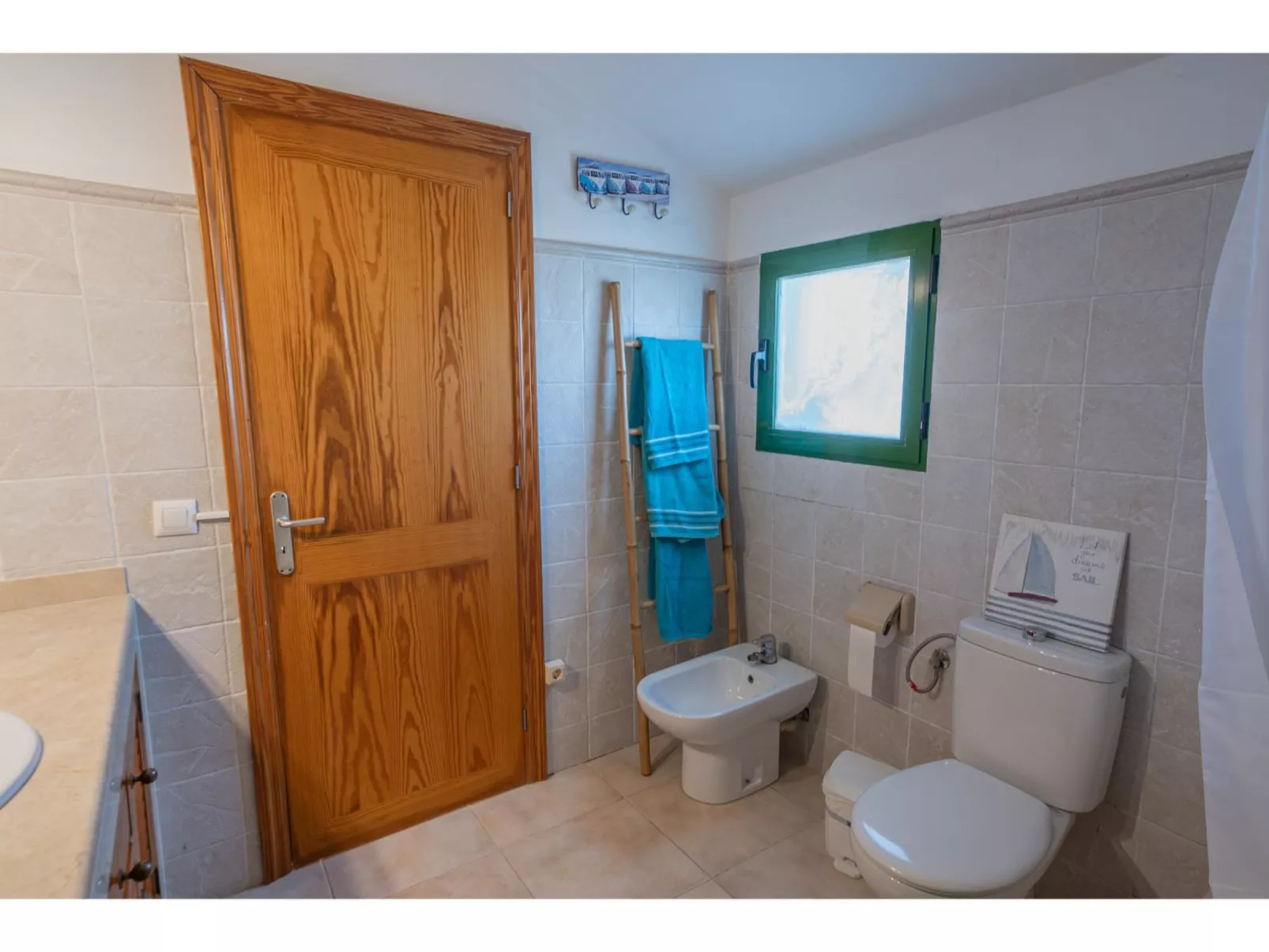 Sunwing Beach-Inside