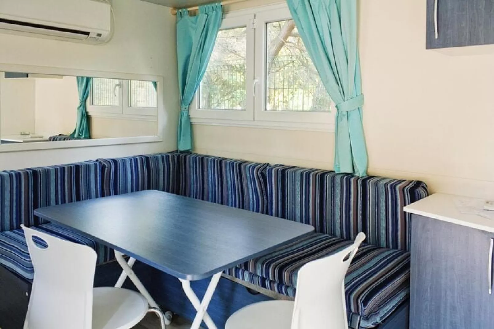 Mobile Homes Kovacine Cres-MH Twin - 3 Pers-Living room