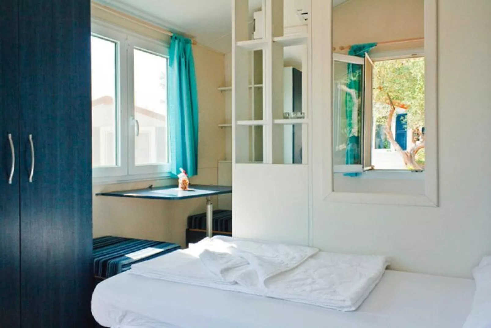 Mobile Homes Kovacine Cres-MH Twin - 3 Pers-Bedroom