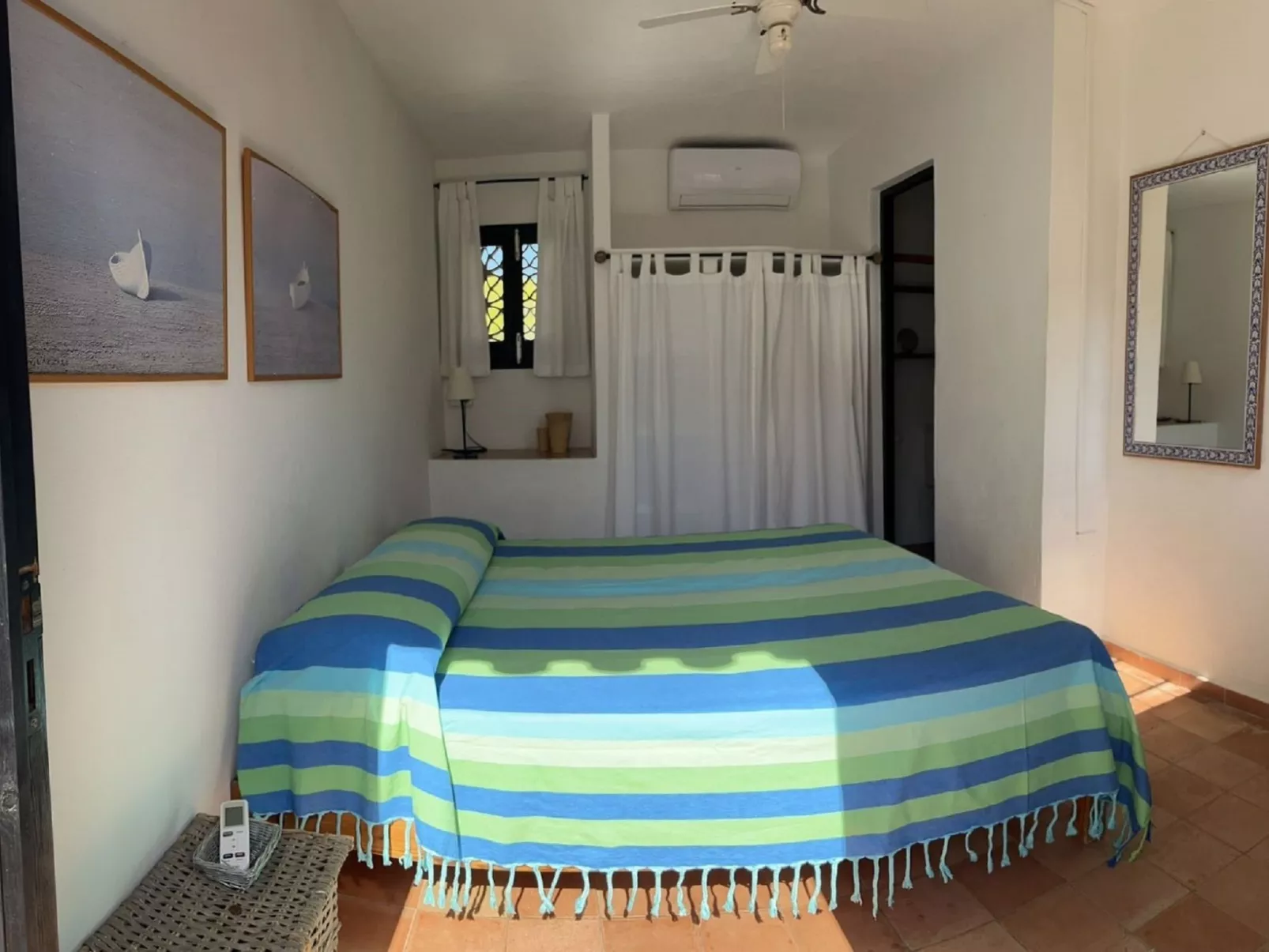Nueva-Inside