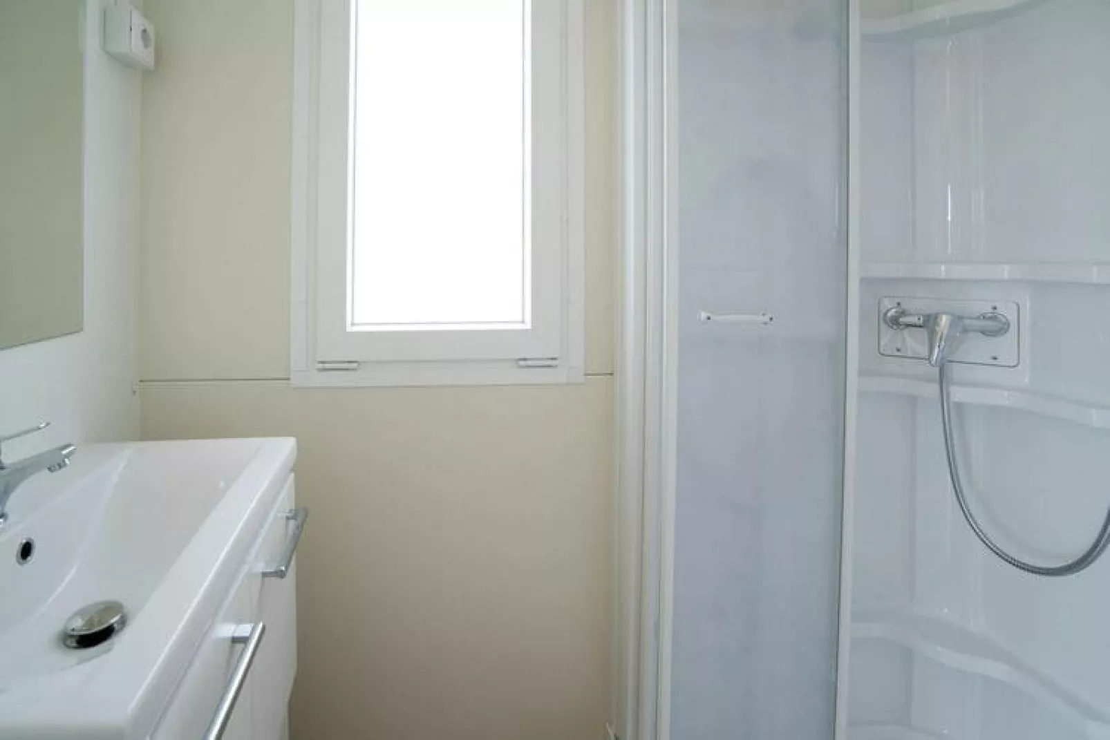 Mobile Homes Kovacine Cres-MH Twin - 3 Pers-Bathroom
