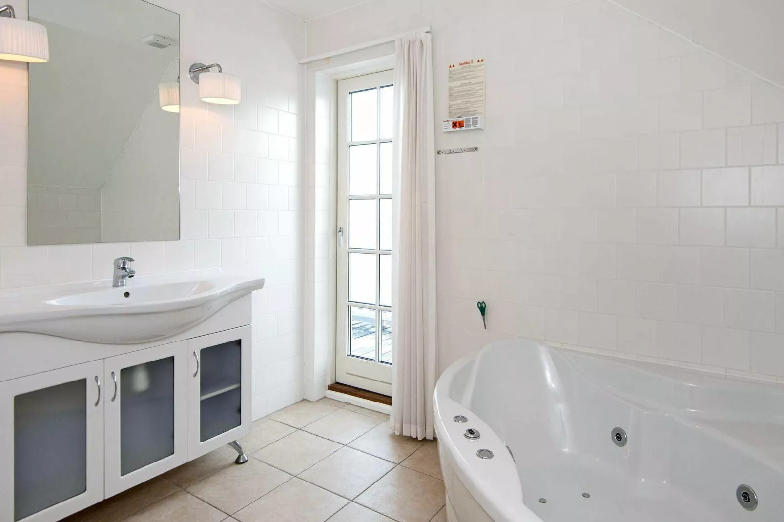 8 Personen Ferienhaus in Gjern-Wellnessbereich