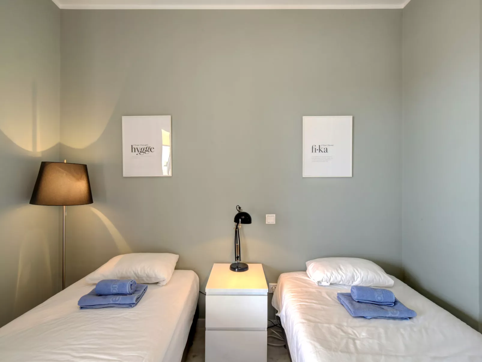 Cosmo Beach-Inside