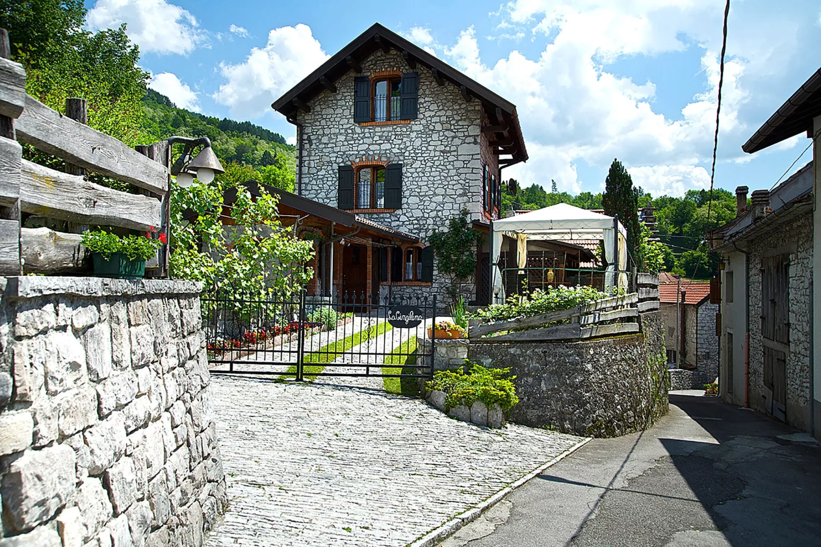 Casa delle Alpi-Außenbereich Sommer