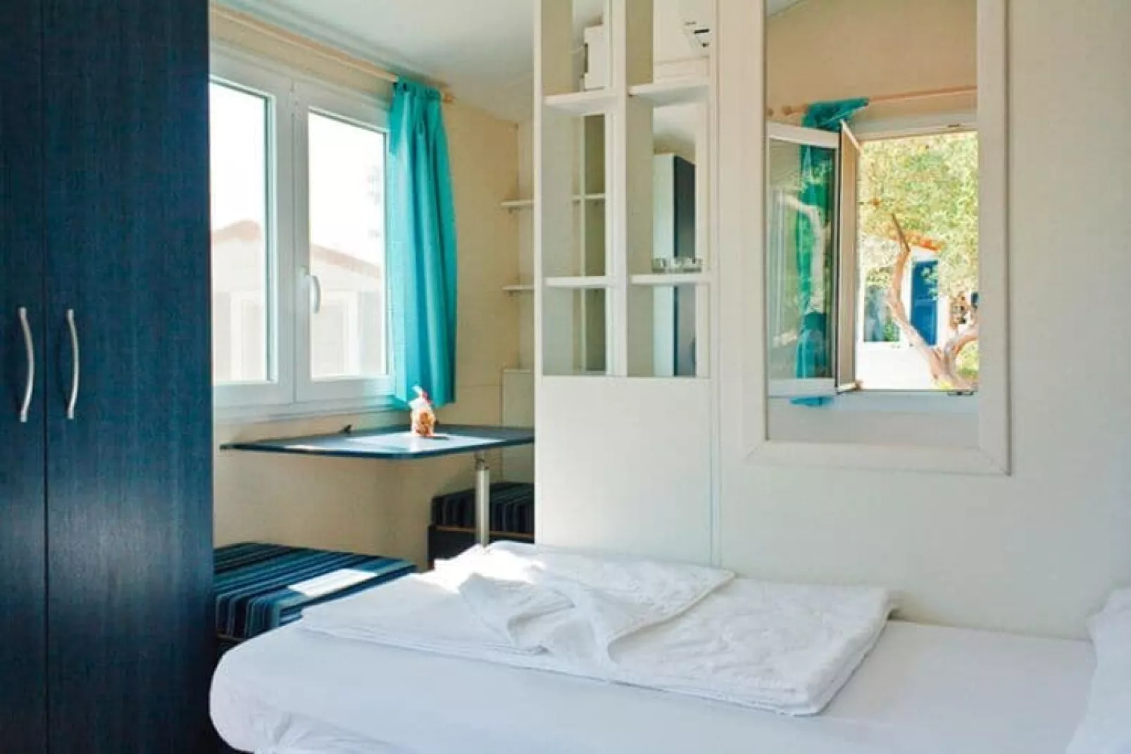 Mobile Homes Kovacine Cres-MH Family - 5 Pers-Bedroom