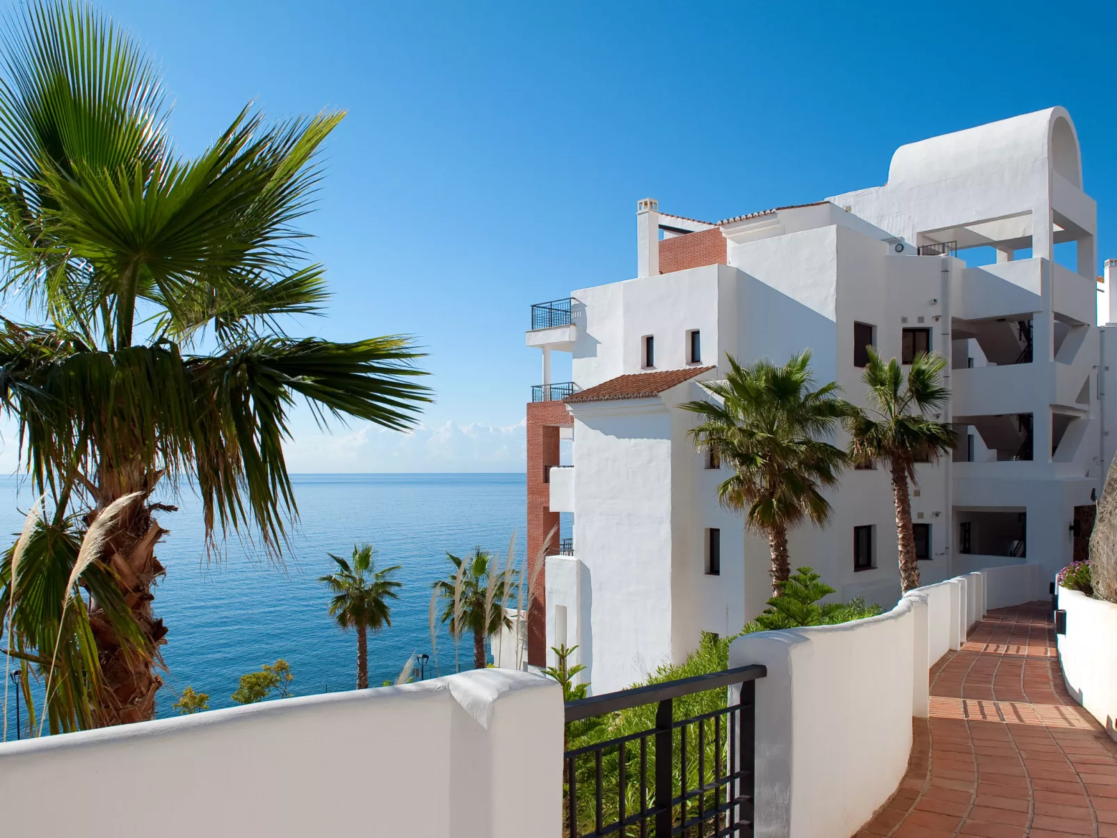 Sea Front-Outside