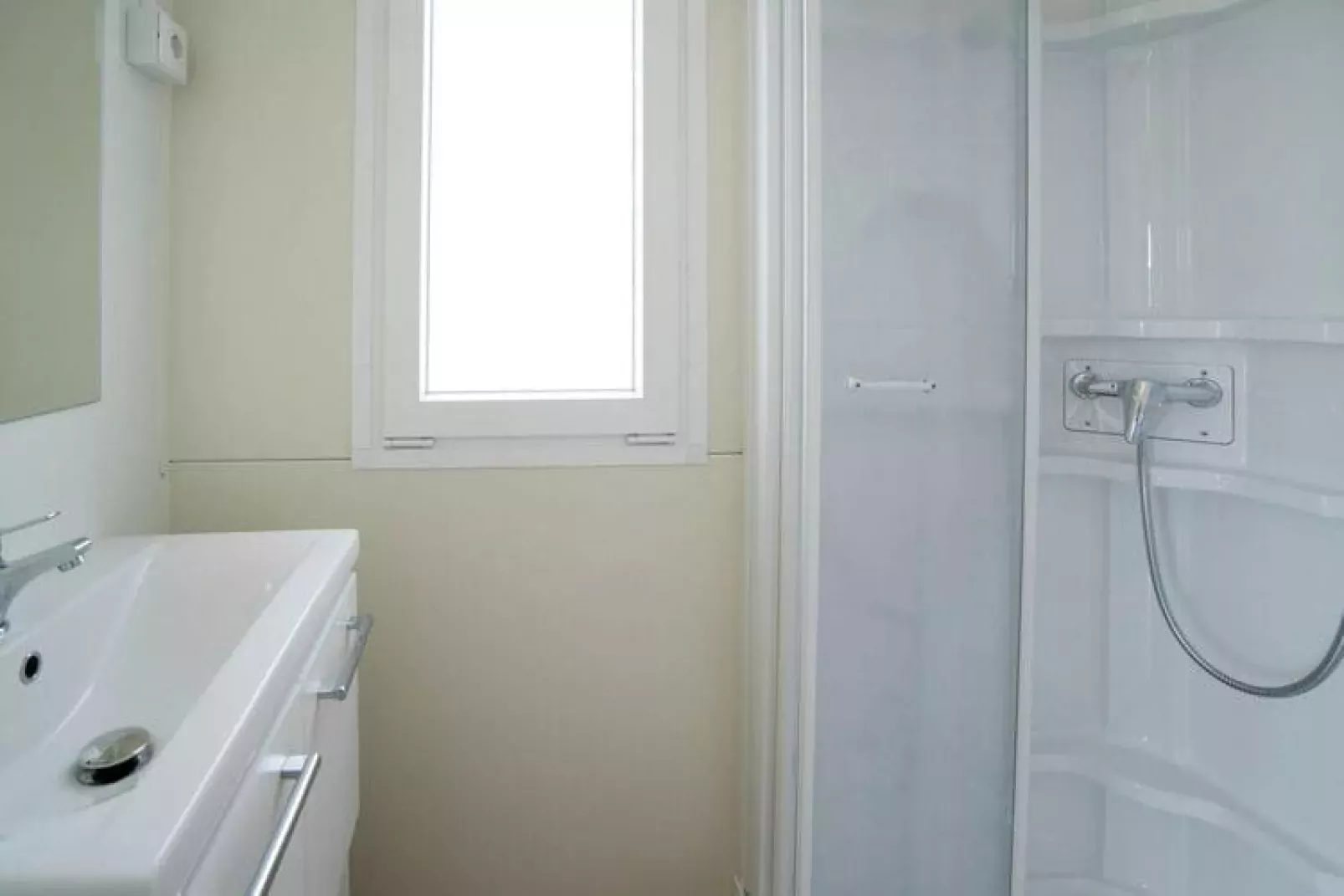 Mobile Homes Kovacine Cres-MH Family - 5 Pers-Bathroom