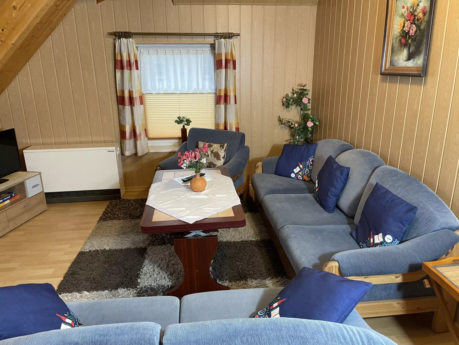 Old Hüsung (MUZ327)-Inside
