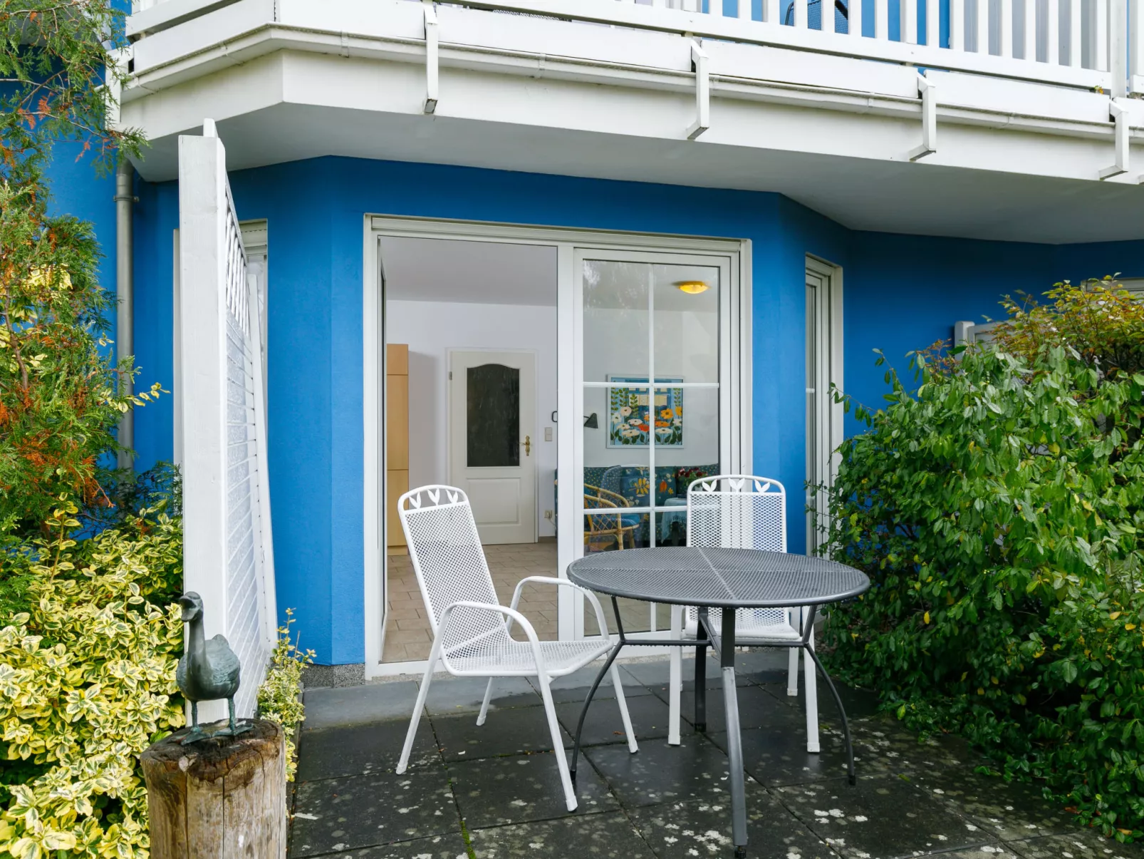 Eickhus Blaue Wohnung-Outside