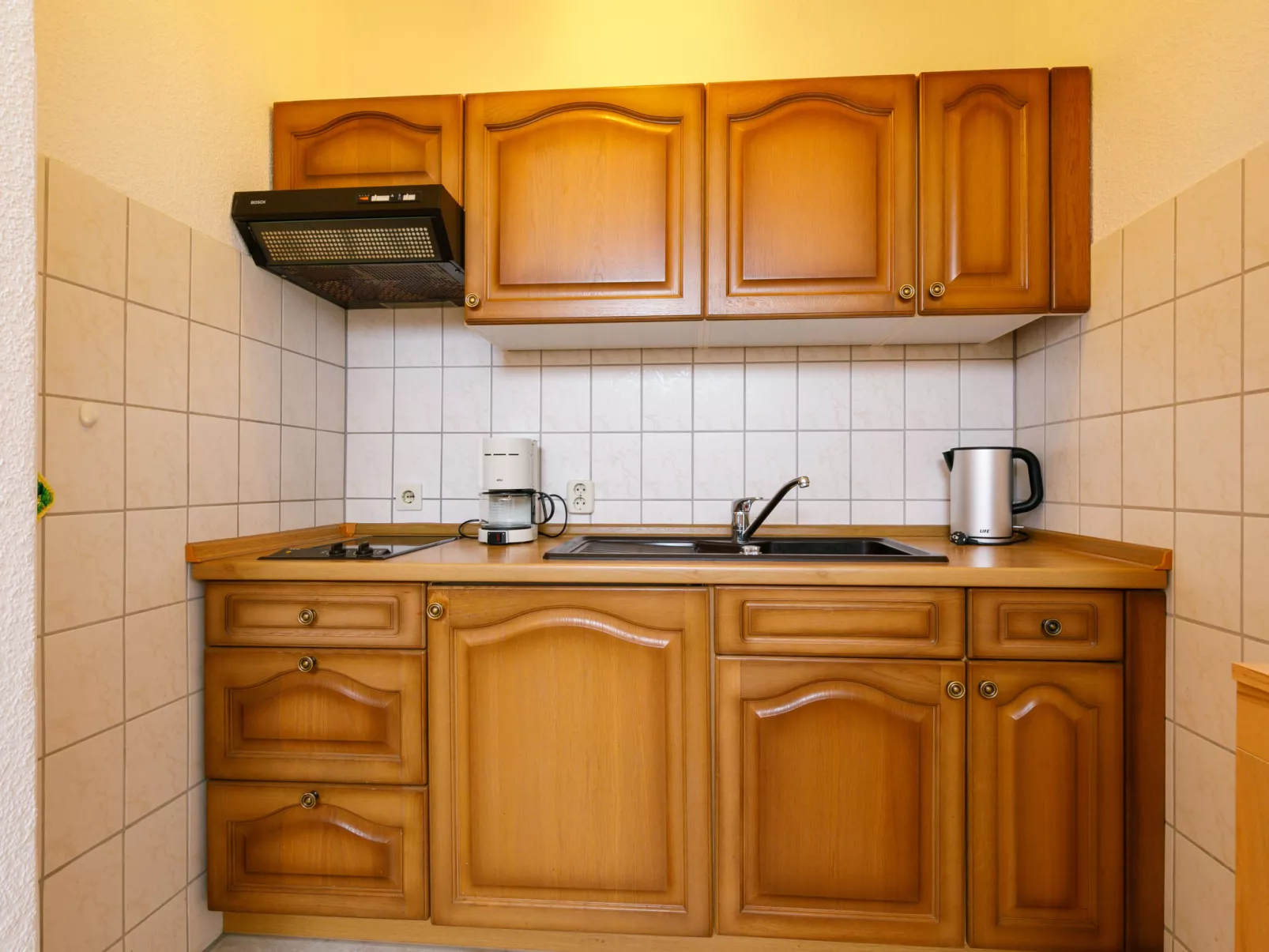 Bungalow 8-Inside