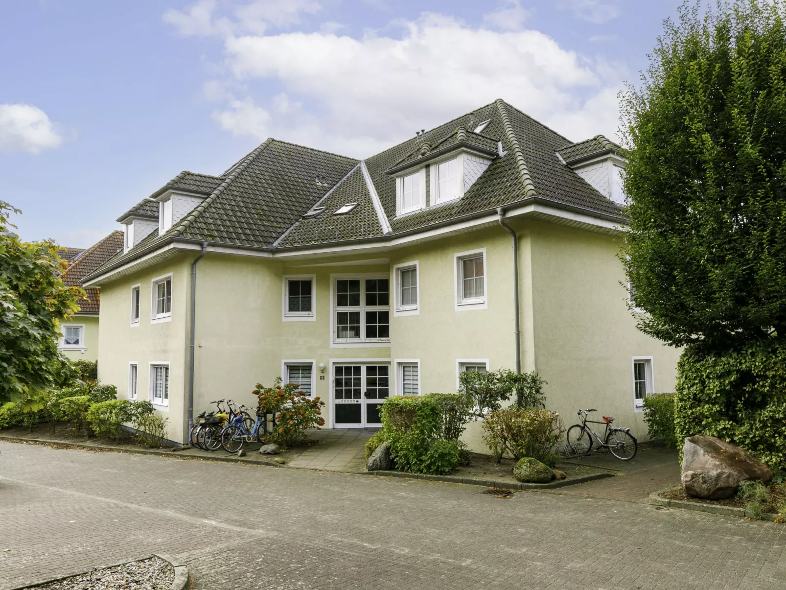 Lütten Uttied-Outside
