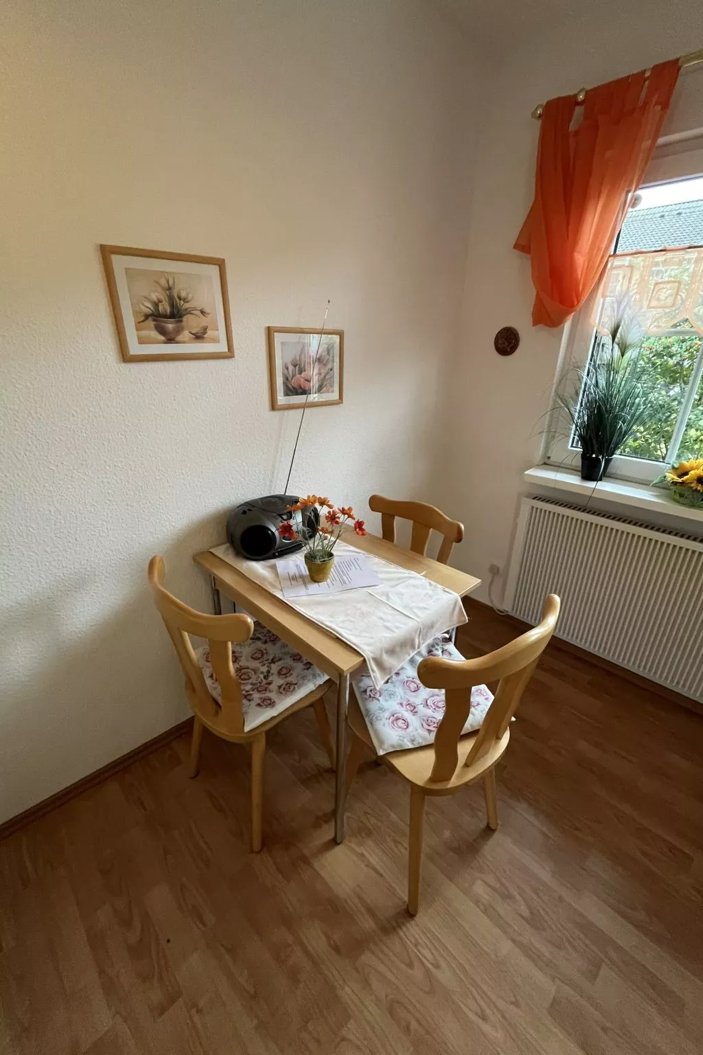 Henneberg-Inside