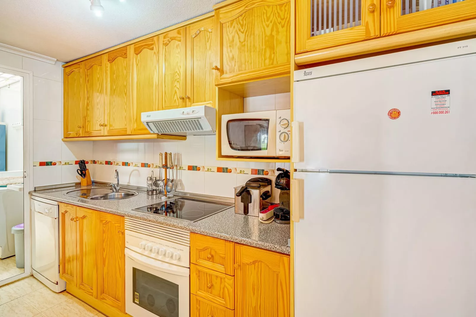 Lovely Bungalow with Swimming pool-Kitchen