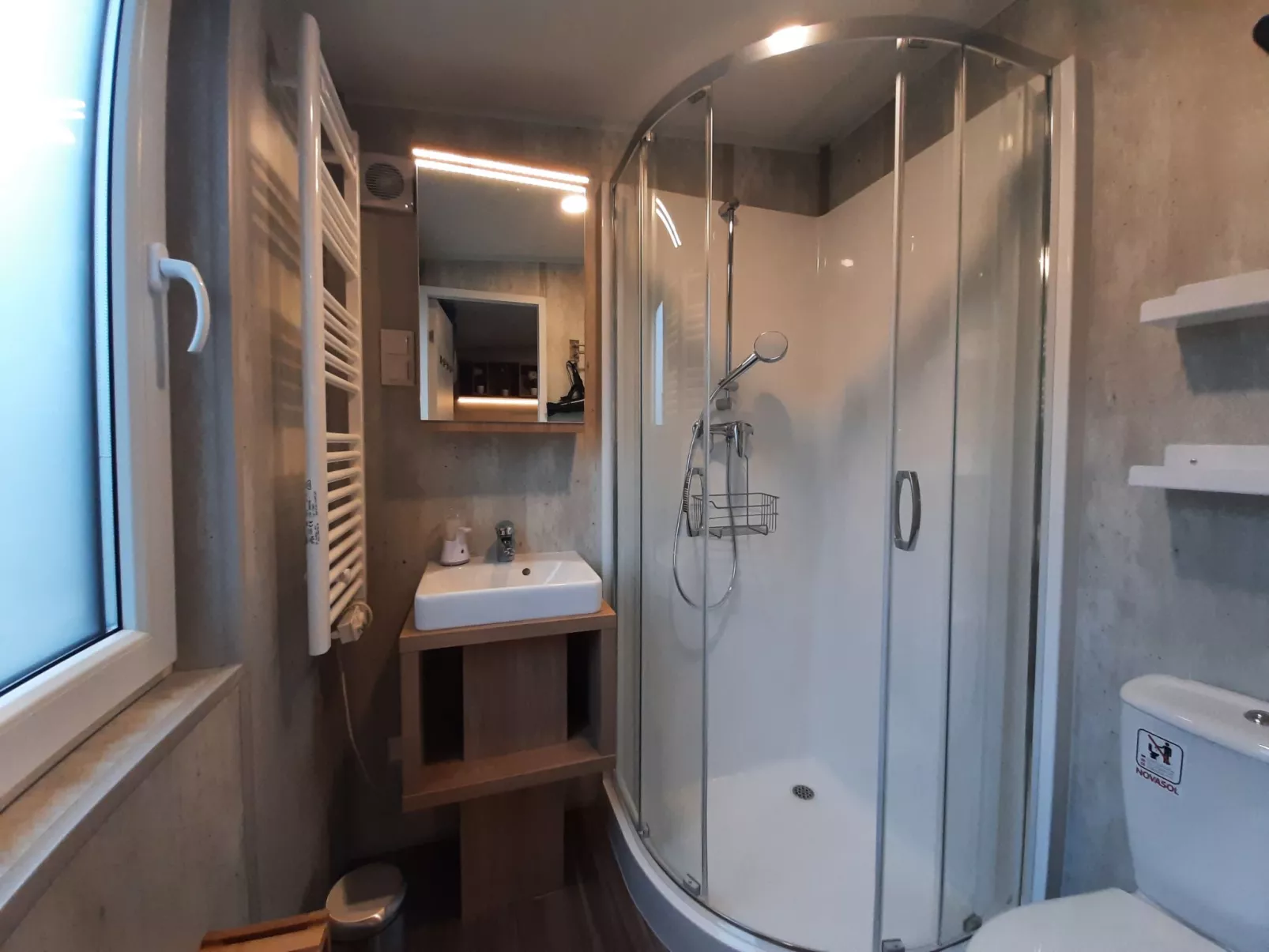 Tiny Haus am Waldsee-Drinnen