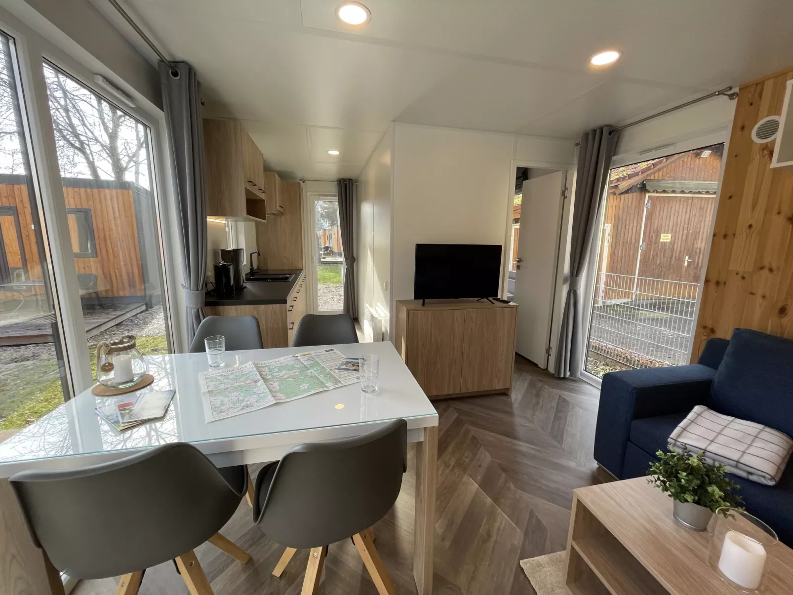 Tiny Haus Family-Home-Inside