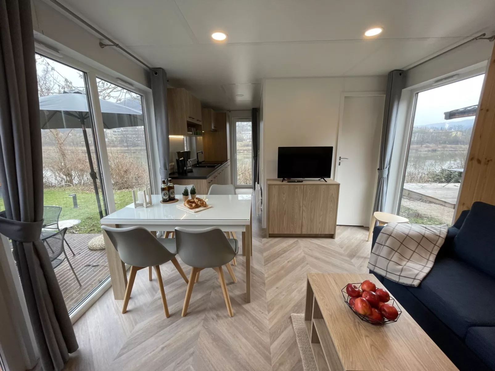 Tiny Haus Panorama-Inside