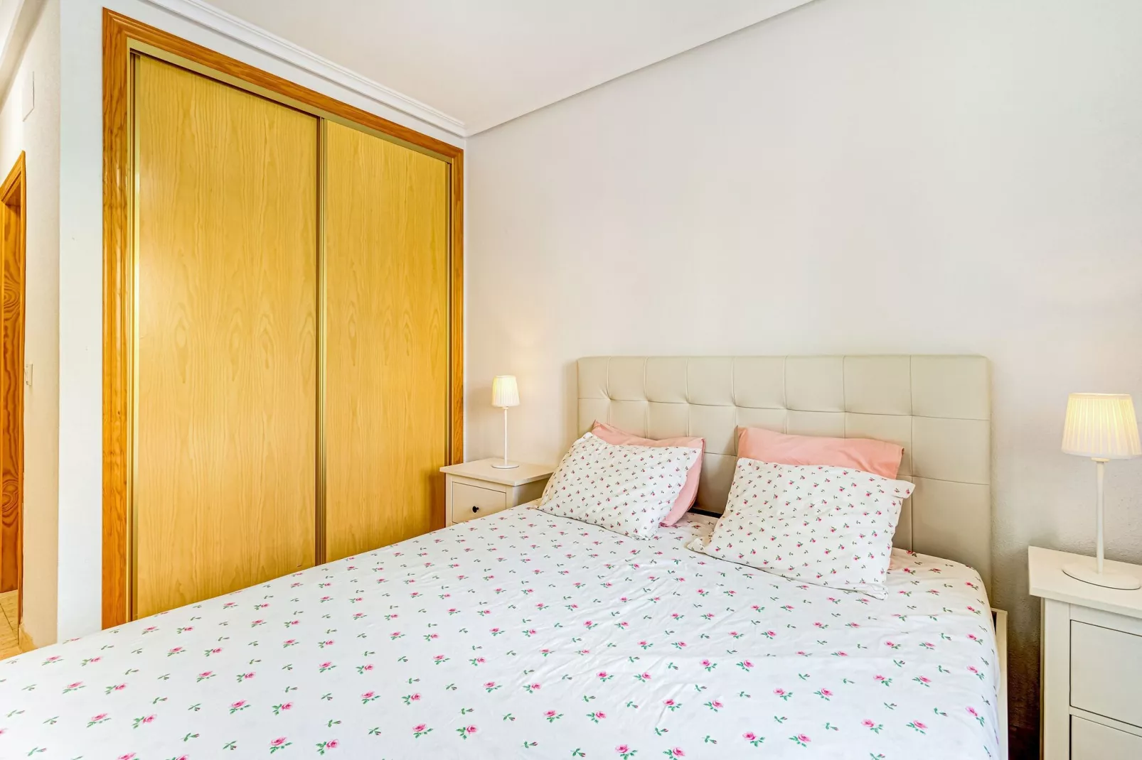 Lovely Bungalow with Swimming pool-Bedroom