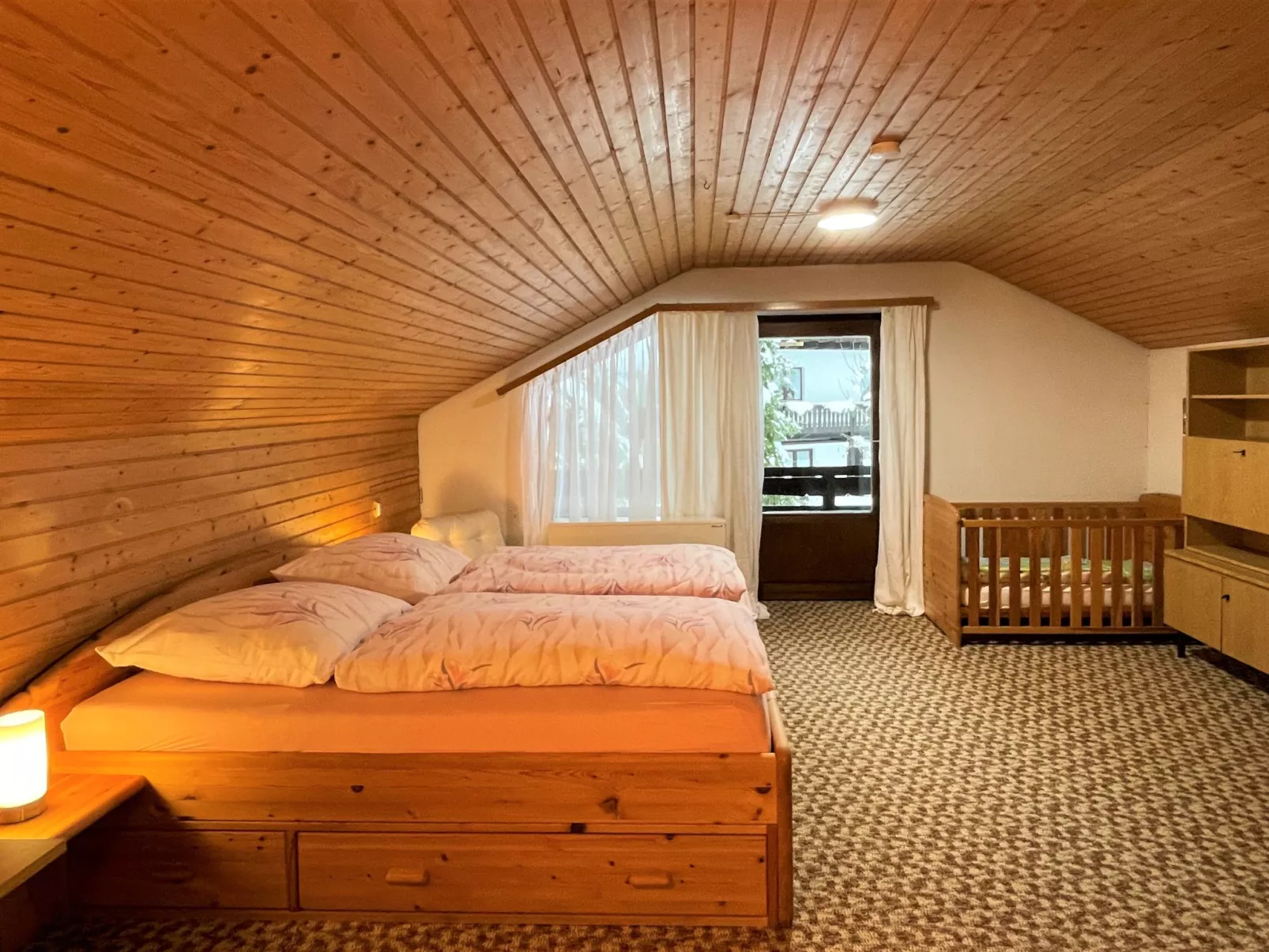 Habsberg-Inside