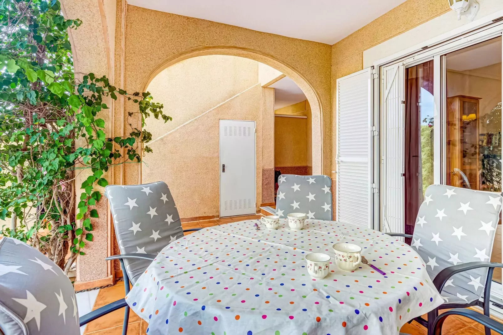 Lovely Bungalow with Swimming pool-Terrace balcony
