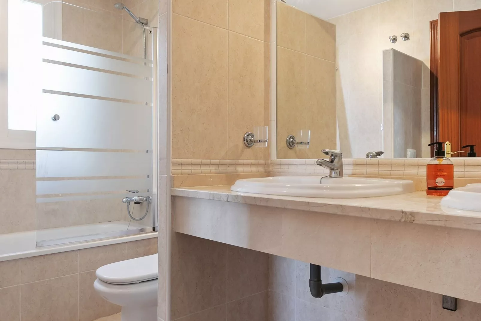Brisas del Golf-Badezimmer