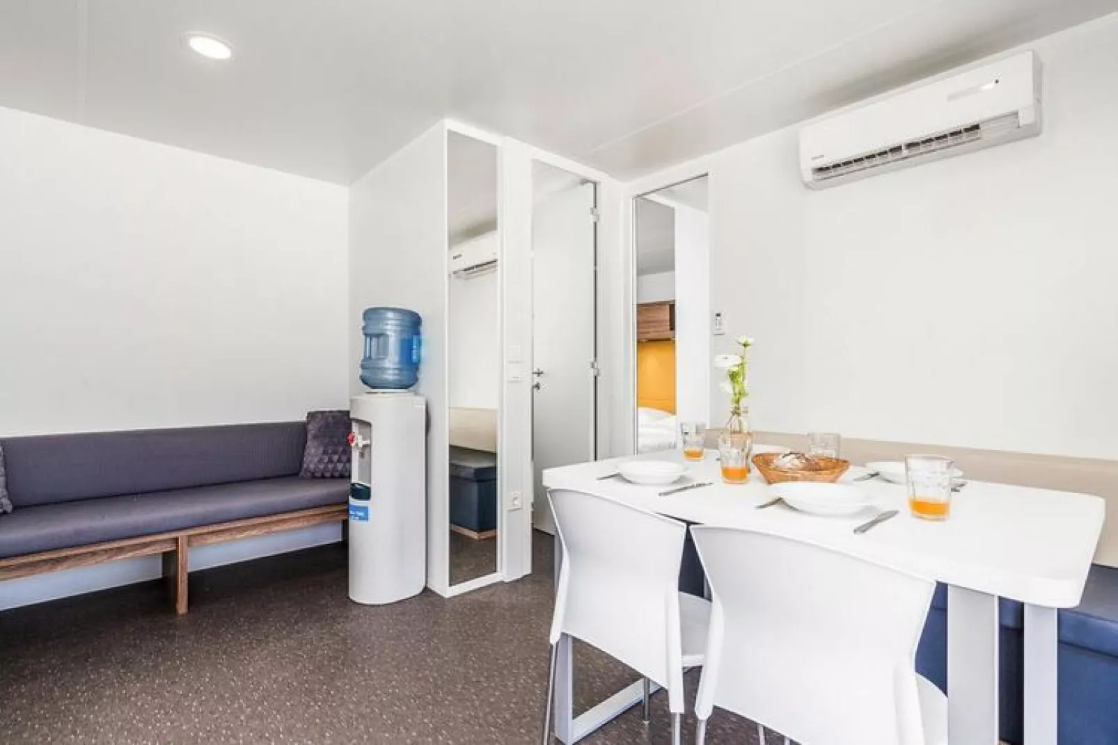 Mobile Homes Strasko Novalja Olive 34 qm für 5 Pers-Dining room