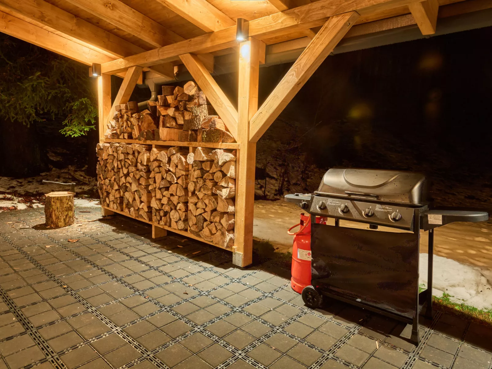 Luxe Timber Lodge & Relaxing Bath”-Outside