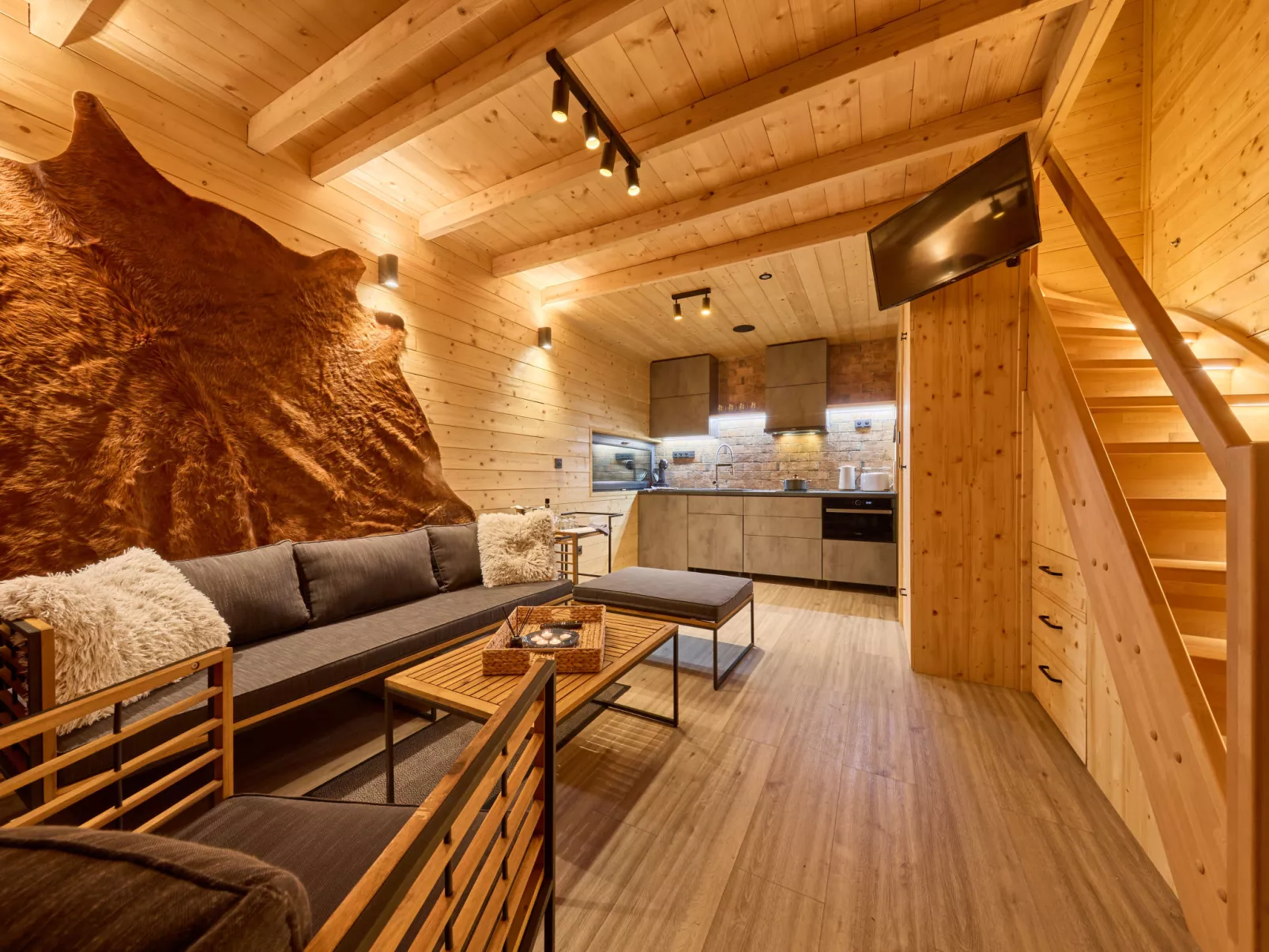 Luxe Timber Lodge & Pet Retreat-Inside