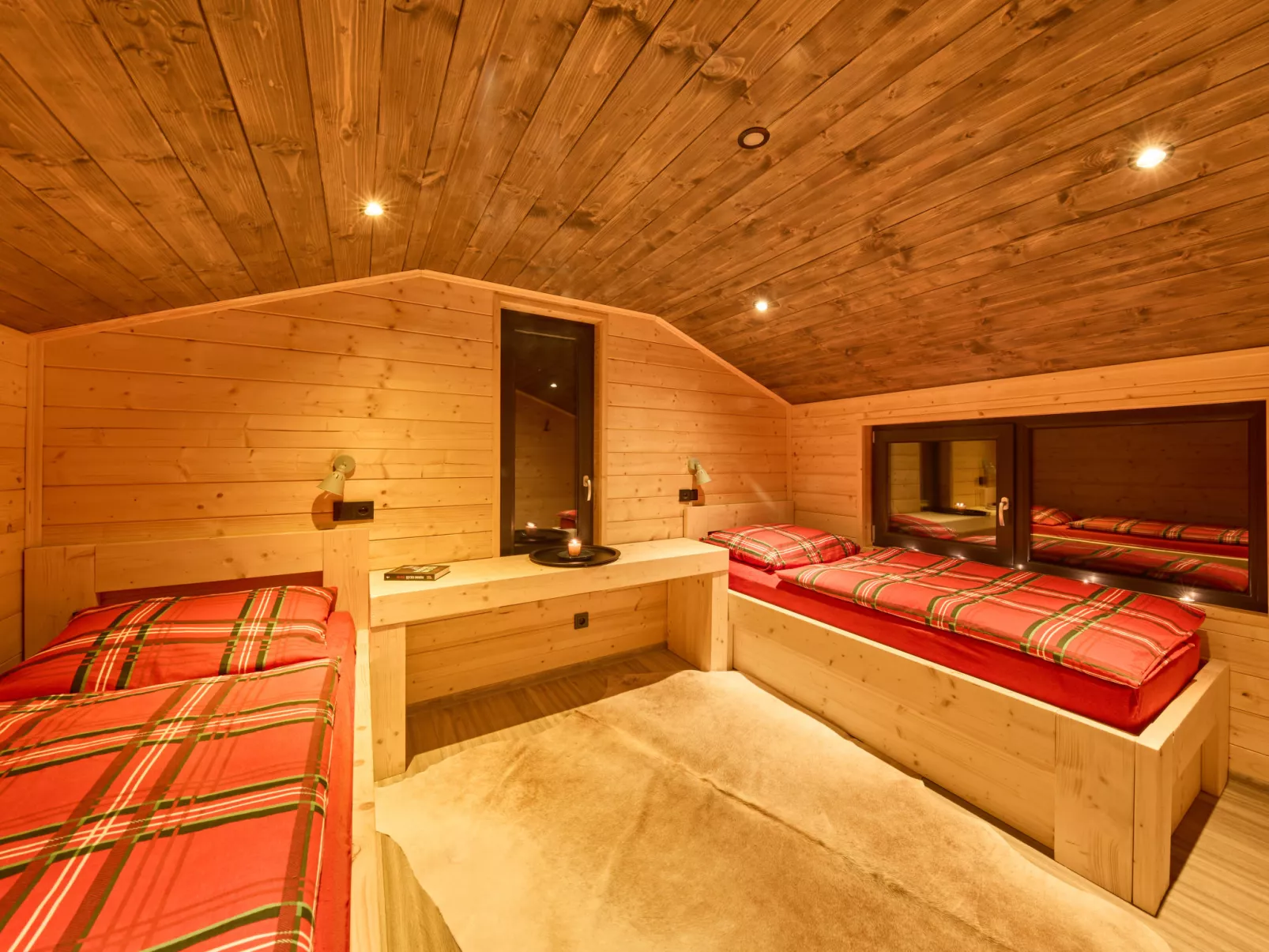 Luxe Timber Lodge & Pet Retreat-Inside