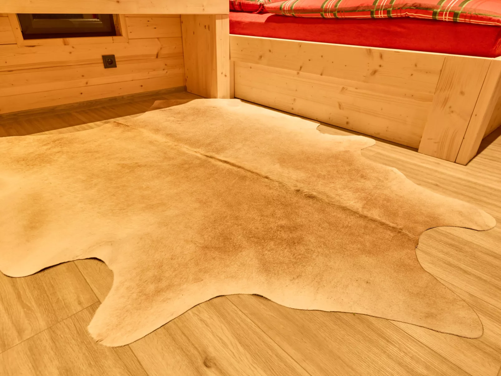 Luxe Timber Lodge & Pet Retreat-Inside