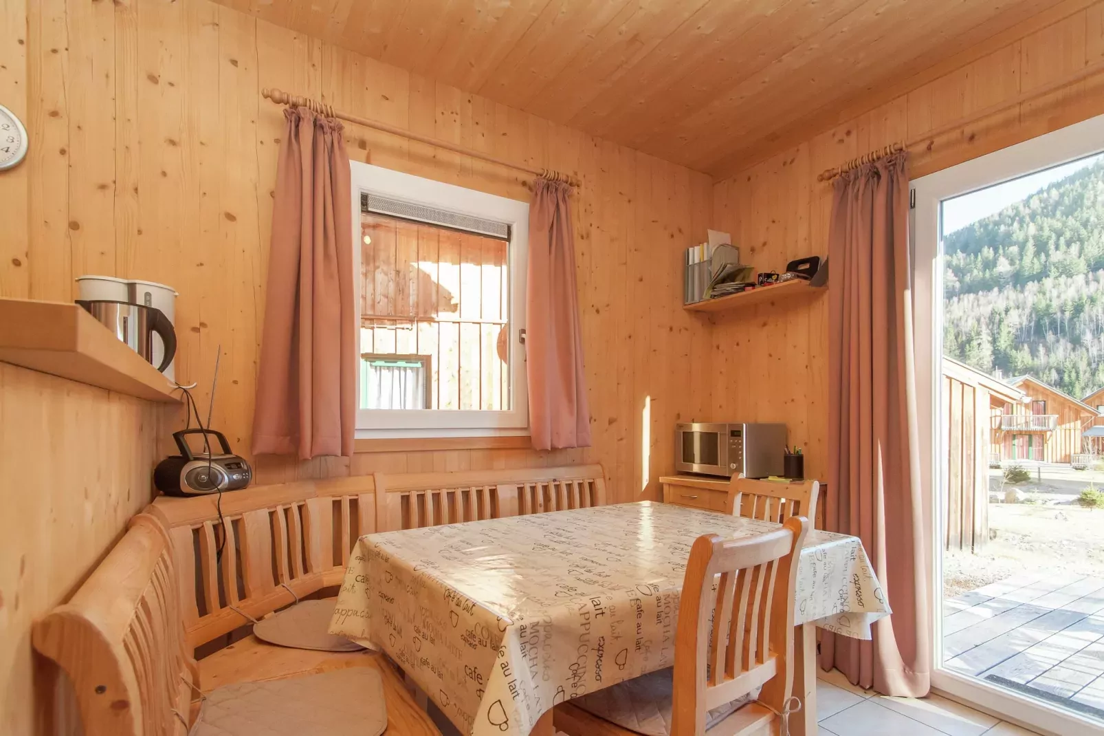 Almdorf Stadl 142-Dining room