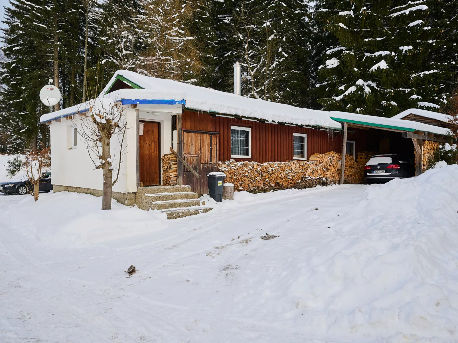 Chaloupka U lesa-Outside