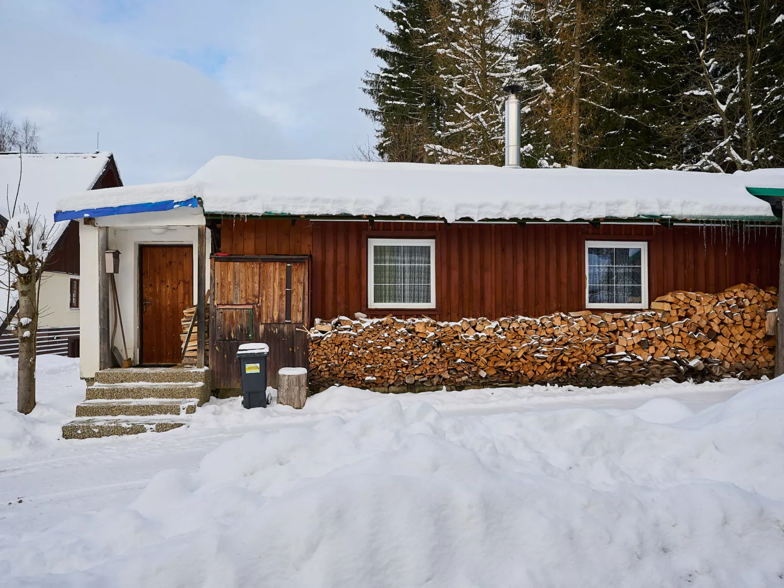 Chaloupka U lesa-Outside