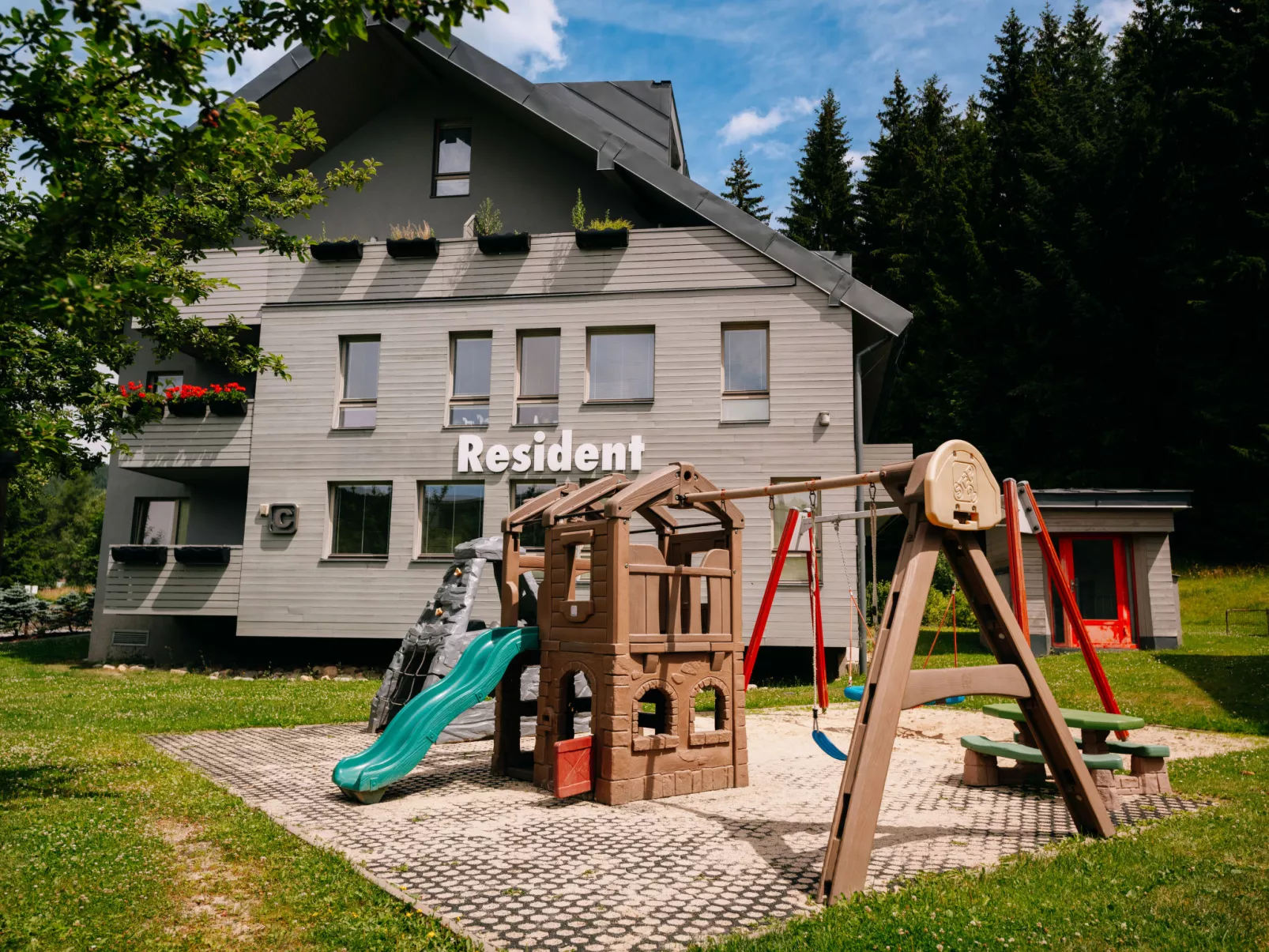 Harrachov Resident-Outside