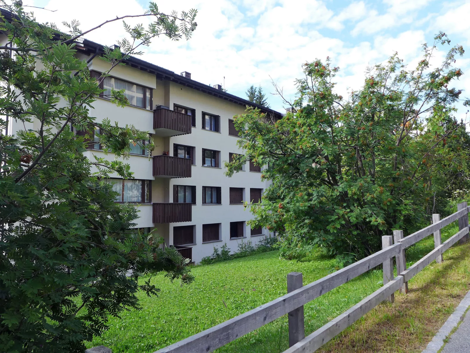 Chesa Arlas C4-Outside