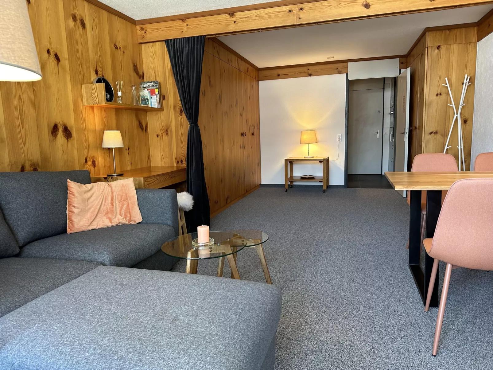 Apt B 033 - Inside