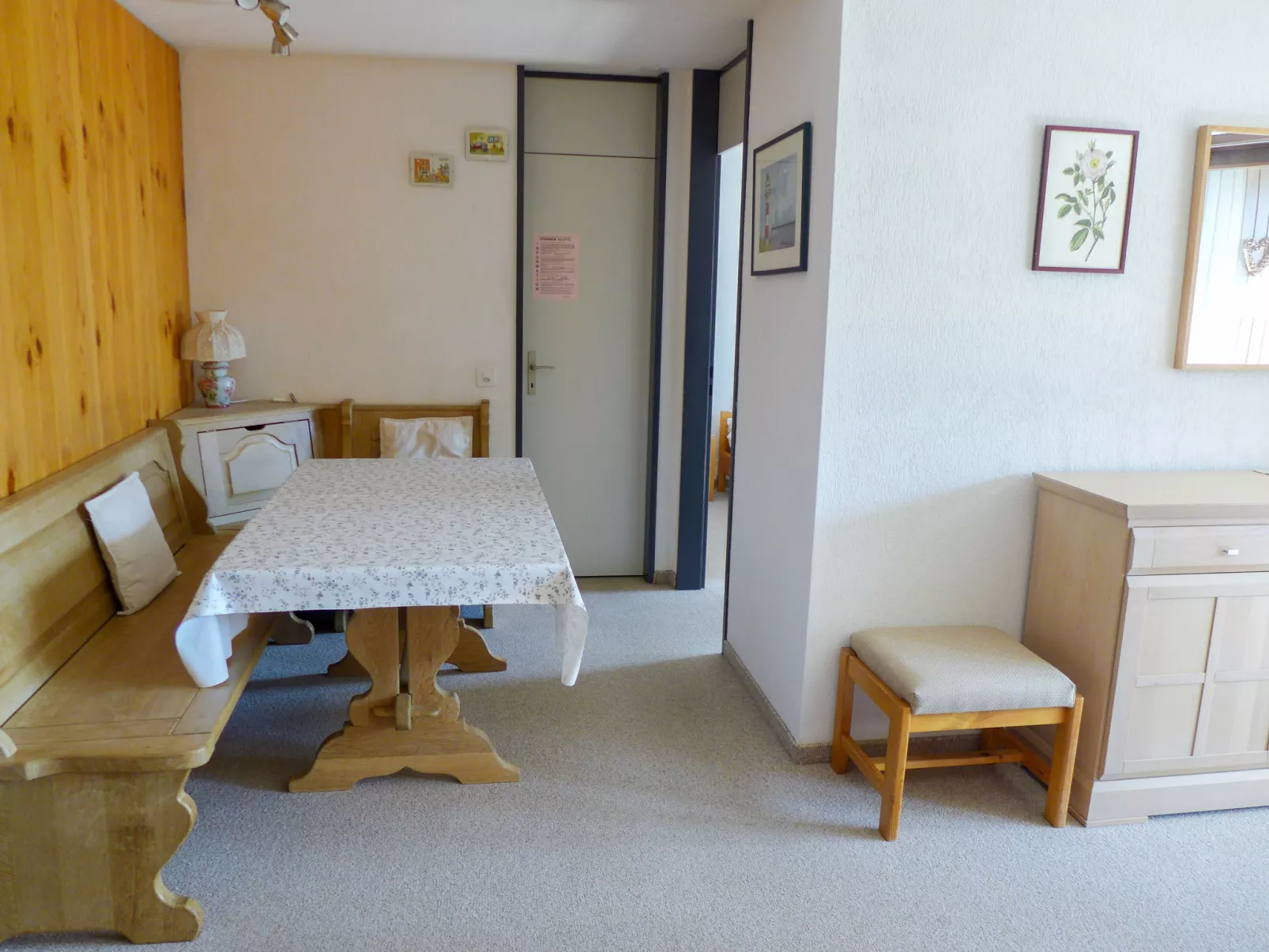 Apt C 033-Inside