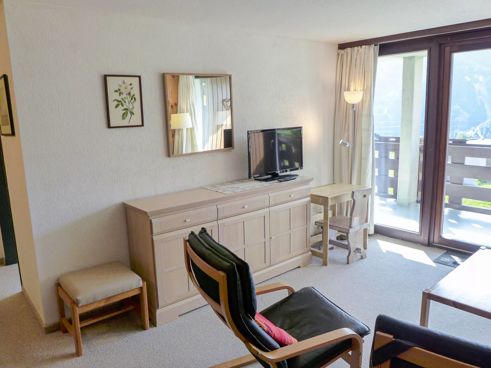 Apt C 033-Inside