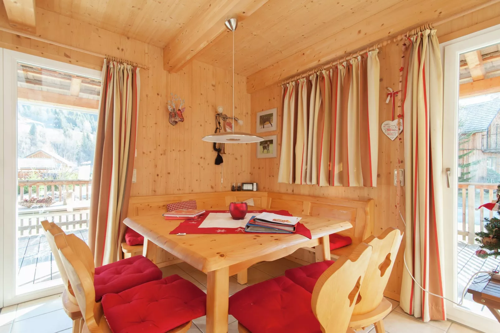 Almdorf Stadl 139-Dining room