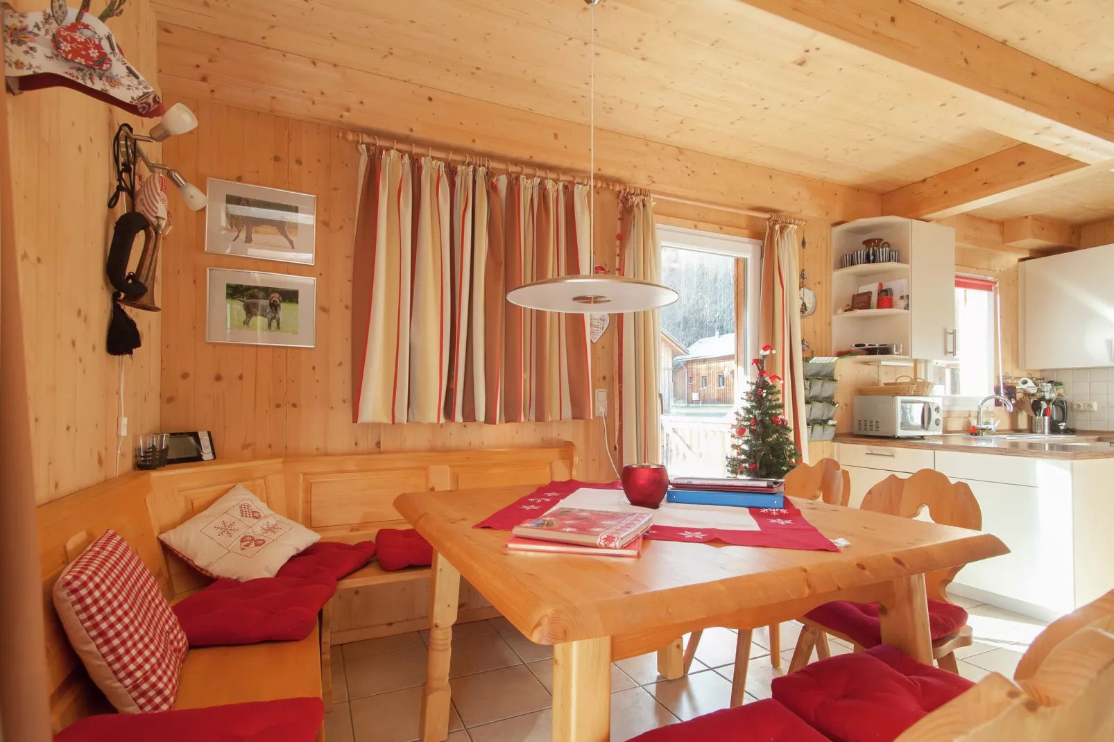 Almdorf Stadl 139-Dining room