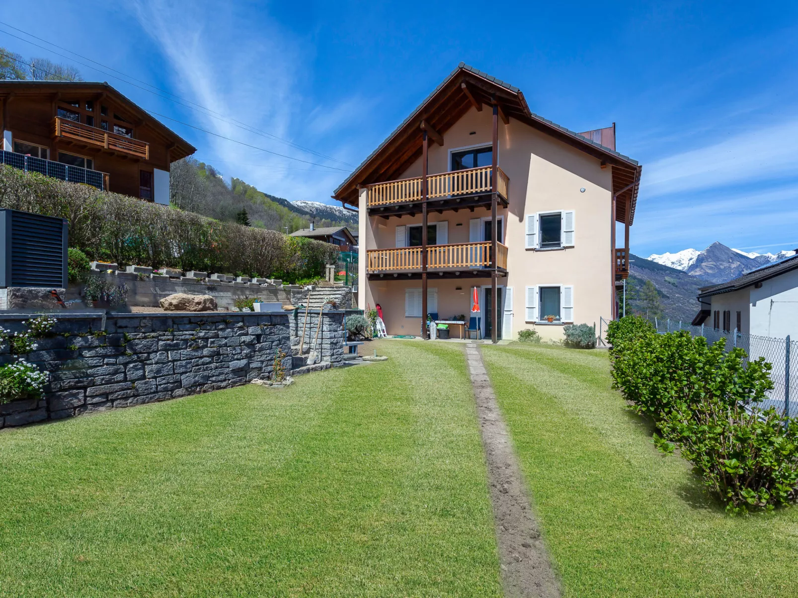 Loft Lepontica-Outside