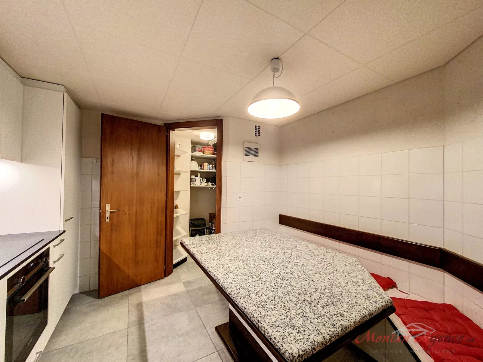 Crans-Colline 17-Inside