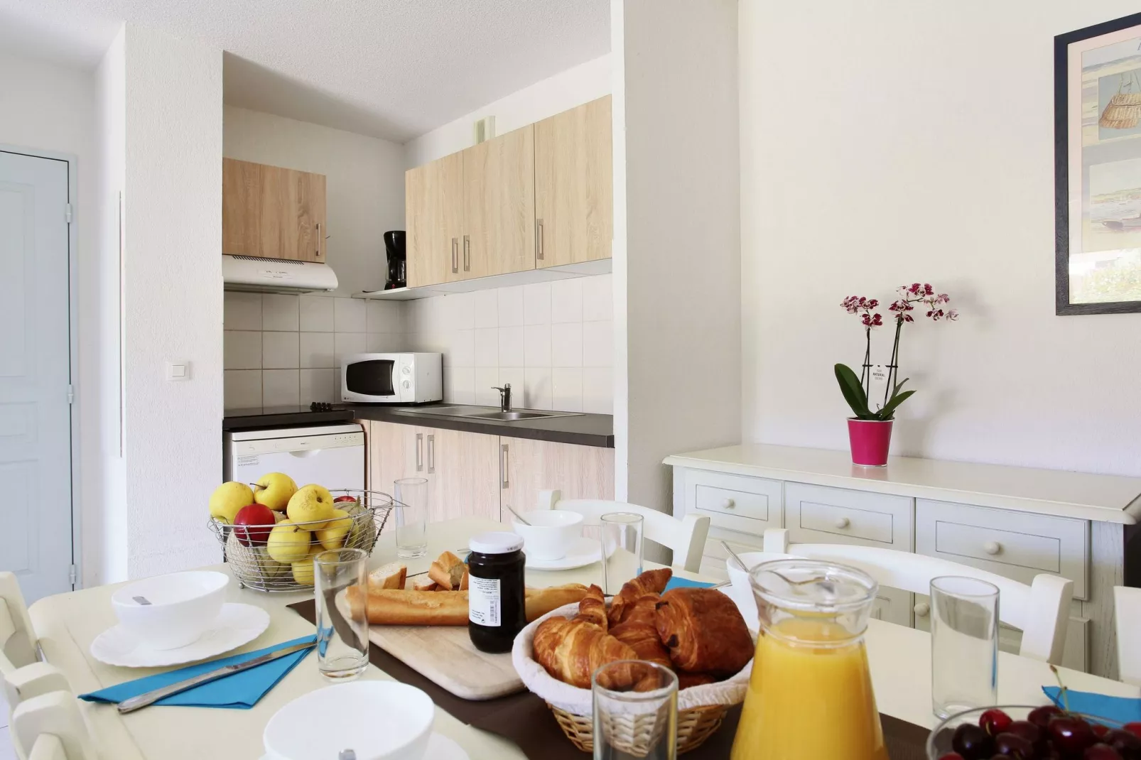 Domaine des Eucalyptus 3-Kitchen