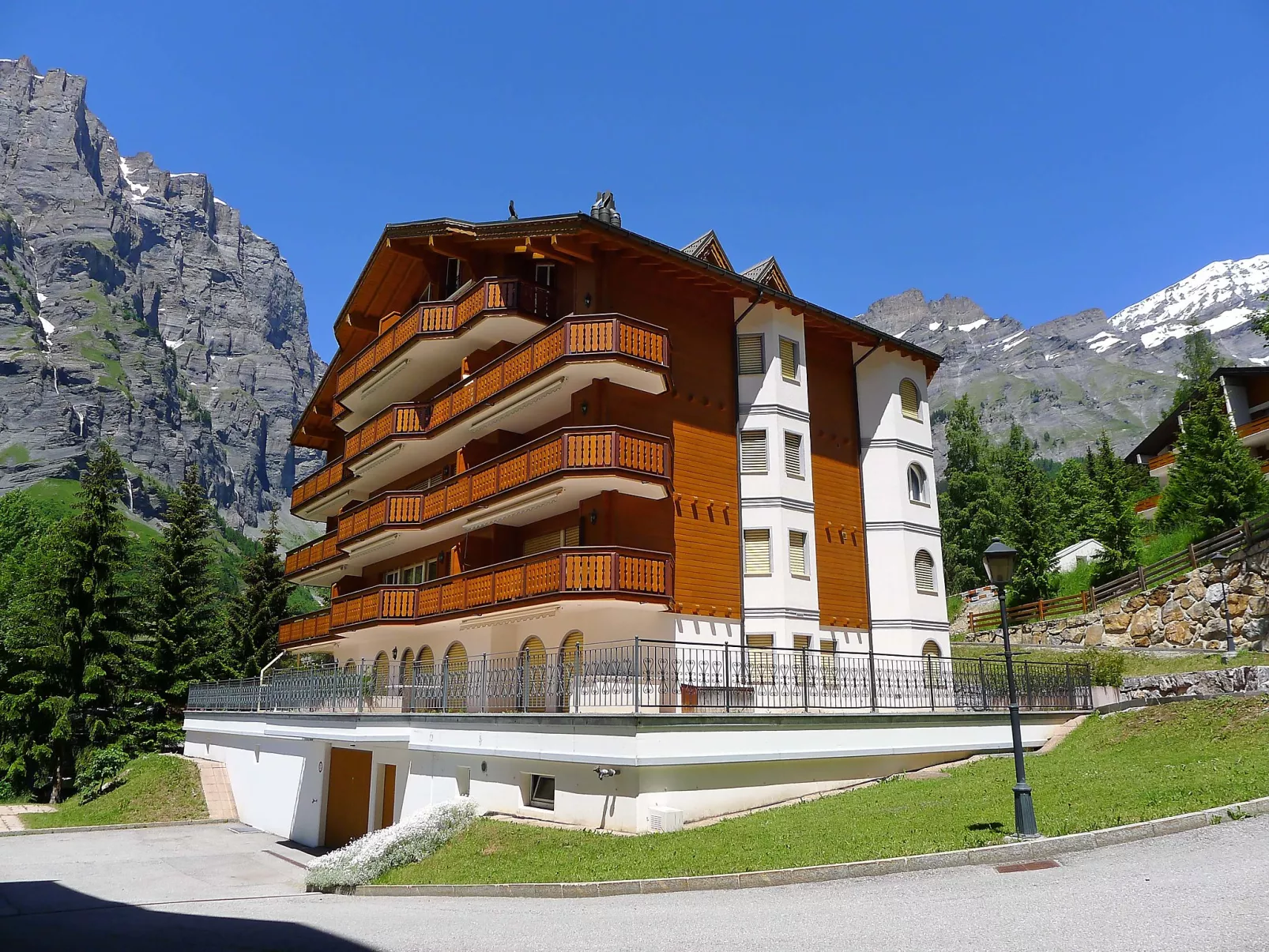 Edelweiss A-Outside