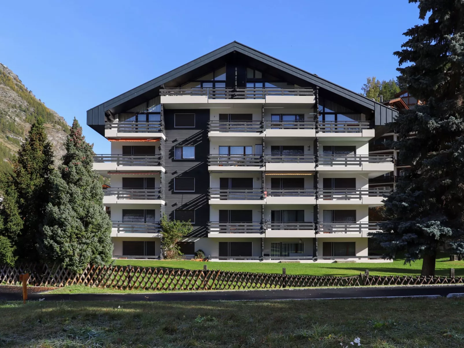 Residence A-Outside
