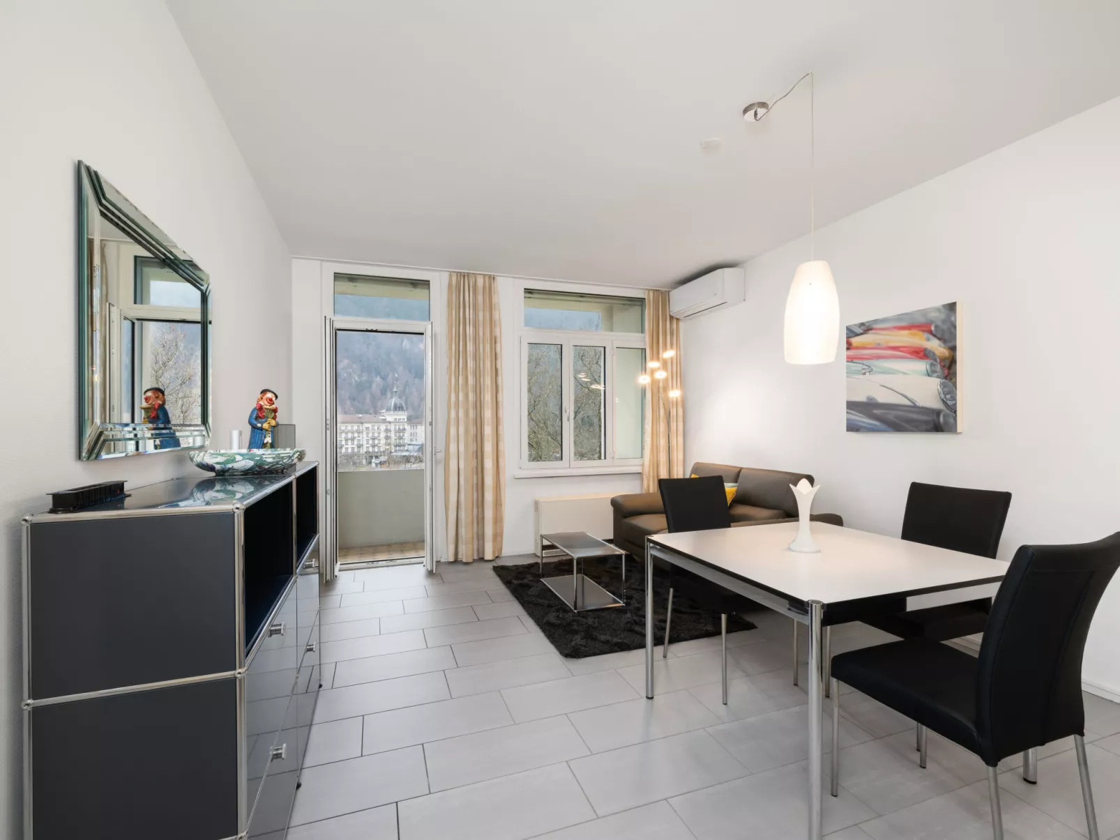 Victoria View-Inside