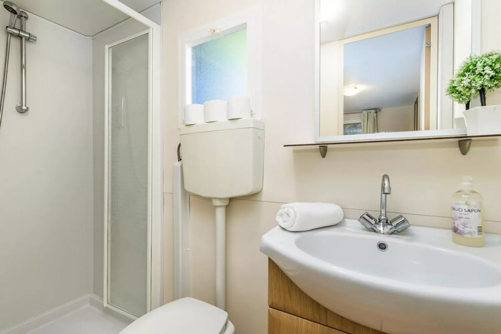 Mobile Homes Strasko Novalja Mediteran Superior mit Pool ca 34 qm für 6 Pers-Bathroom
