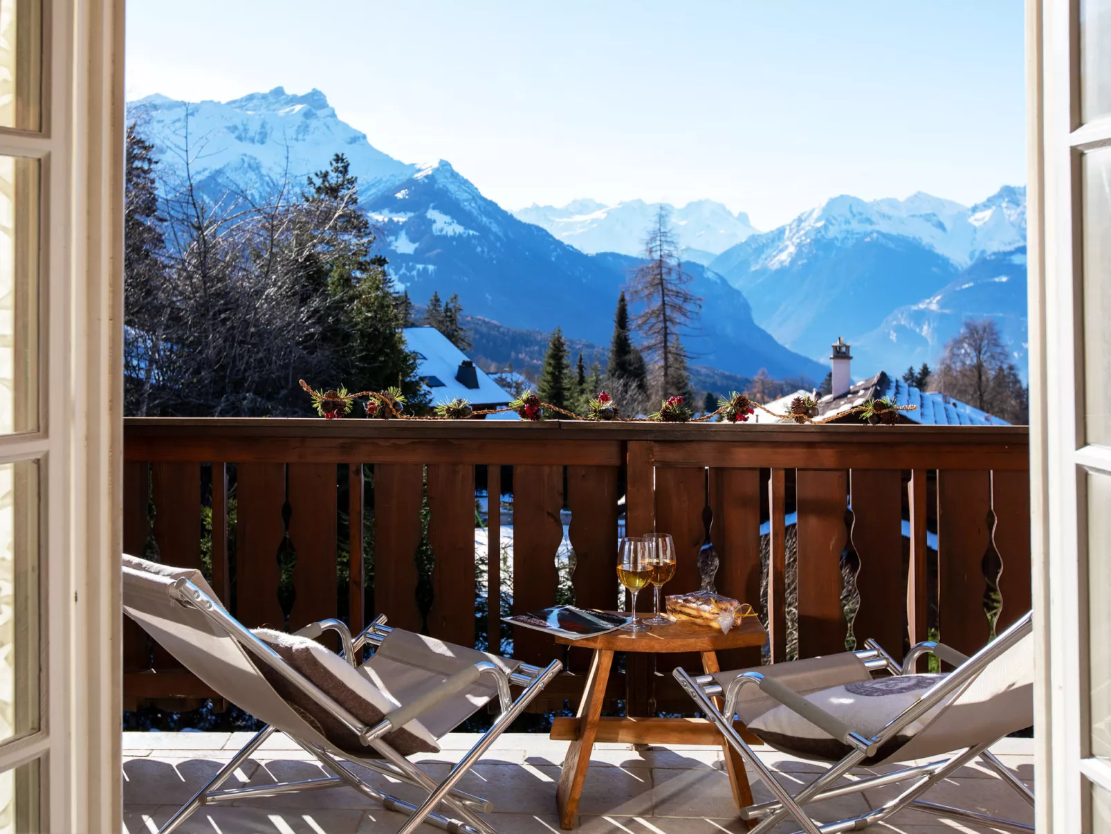Le Mont Blanc 14-Outside