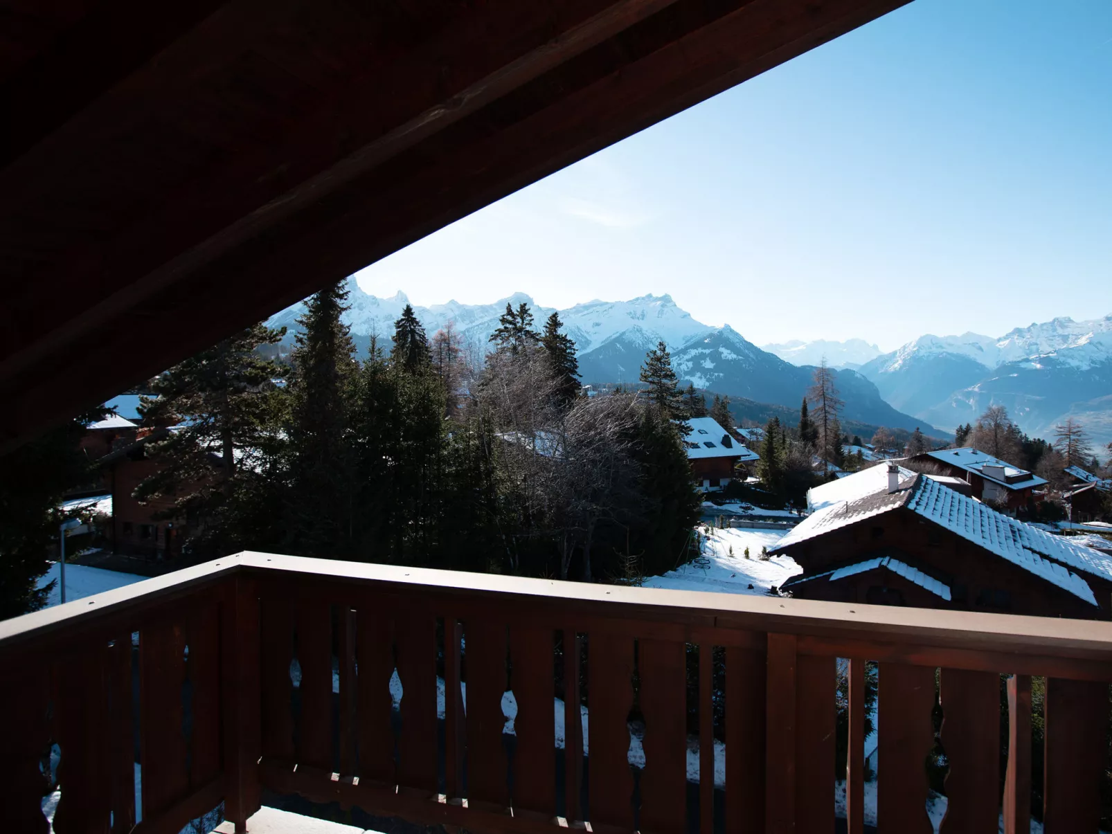 Le Mont Blanc 14-Outside