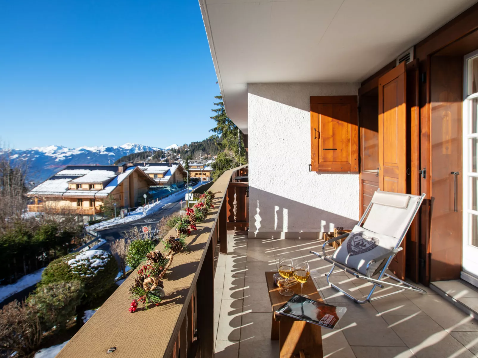 Le Mont Blanc 14-Outside