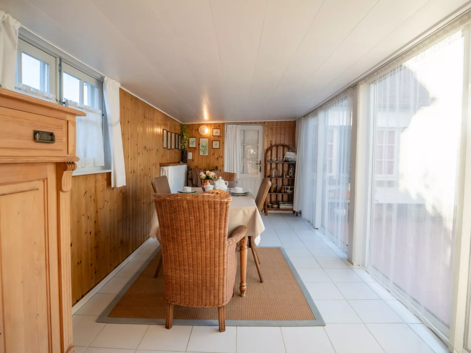 Hamarrbø with garden and parking-Inside